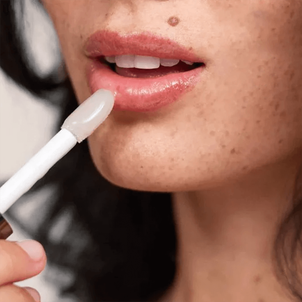 LipGlow® | Gently Enhance Your Lips’ Natural Fullness!